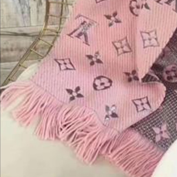 Louis Vuitton Accessories - Louis Vuitton scarf pink and grey.